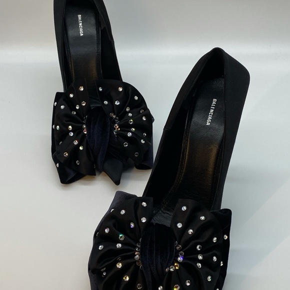 BALENCIAGA Velvet Crystal Bow heels - Picture 12 of 15